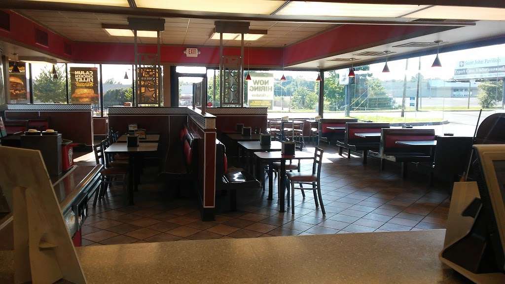 Hardees | 4925 S 4th St, Leavenworth, KS 66048, USA | Phone: (913) 727-1336