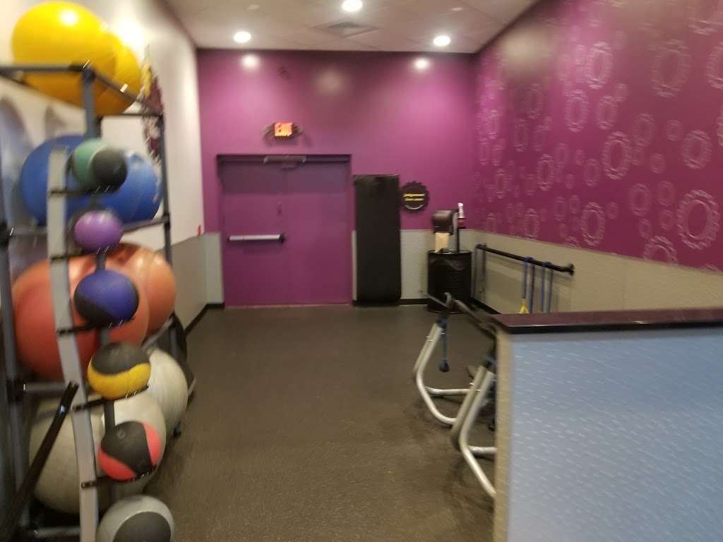 Planet Fitness | 124 Cedar Tree Square, Belton, MO 64012, USA | Phone: (816) 322-3395