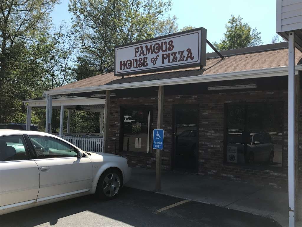 Famous House of Pizza | 40 N Main St, Bellingham, MA 02019, USA | Phone: (508) 966-1972