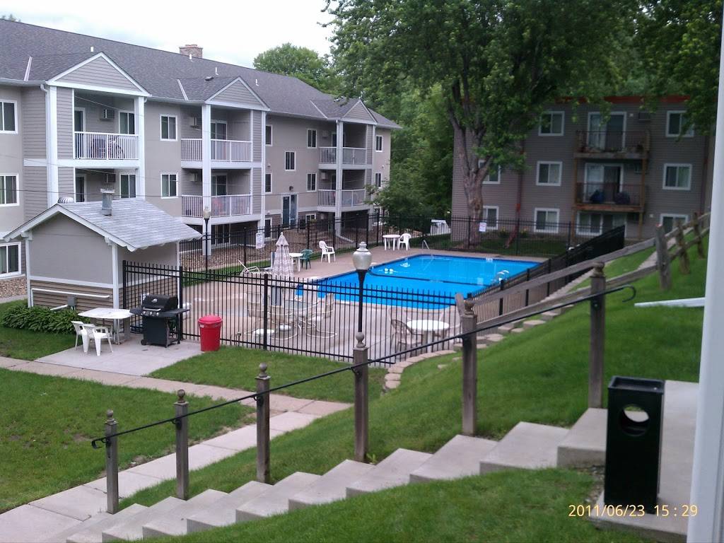 Innsbruck Villa | 2395 3rd St NW #7283, New Brighton, MN 55112, USA | Phone: (651) 636-3744