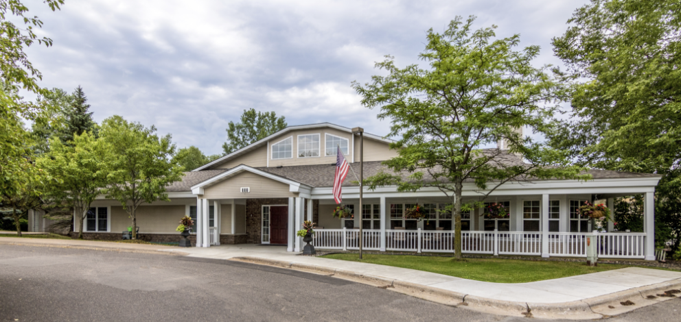 New Perspective Senior Living | Mahtomedi | 111 East Ave, St Paul, MN 55115, USA | Phone: (651) 237-5504