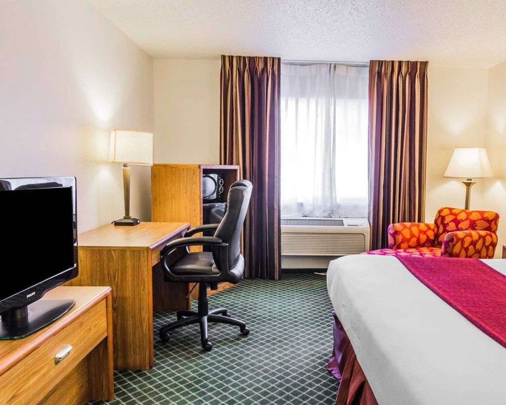 Quality Inn & Suites Golden - Denver West - Federal Center | 11907 6th Ave, Golden, CO 80401, USA | Phone: (303) 231-9939