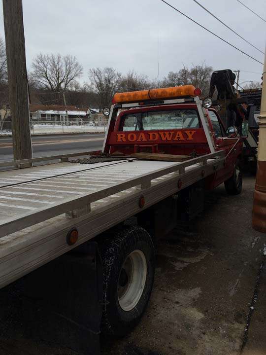 Roadway Towing & Service | 1600 N La Fox St, South Elgin, IL 60177 | Phone: (847) 841-7910