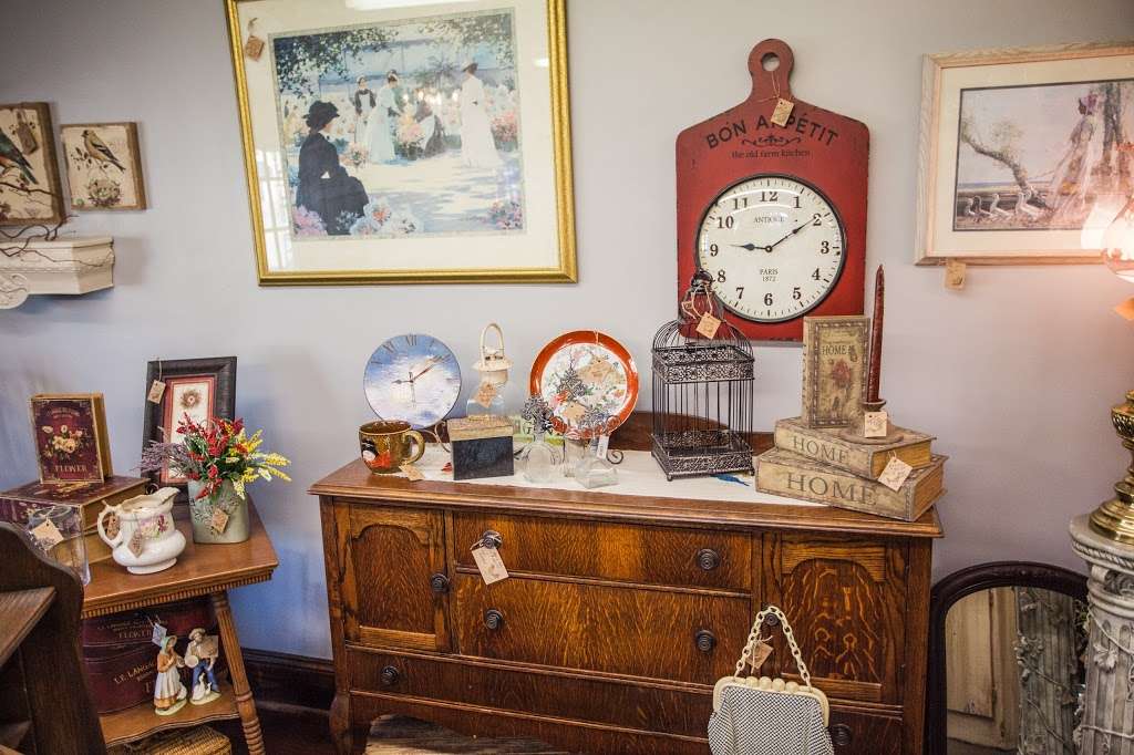 As Time Goes By Antiques | 125 W Broadway St, Peculiar, MO 64078 | Phone: (816) 779-3322