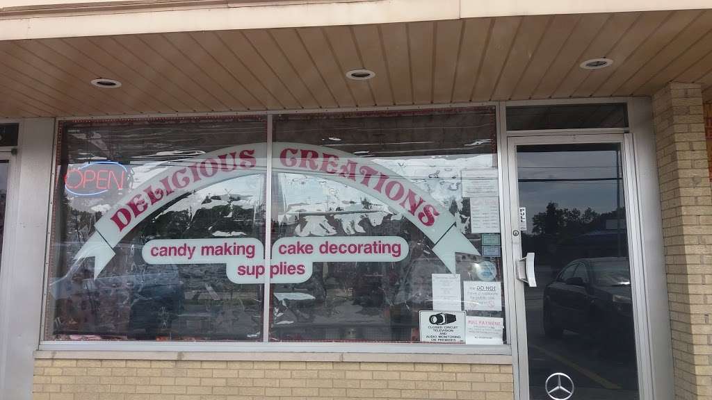 Delicious Creations | 8805 S Roberts Rd, Hickory Hills, IL 60457, USA | Phone: (708) 599-2105