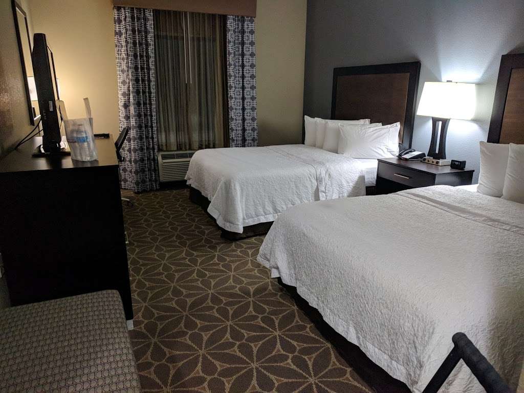 Hampton Inn & Suites by Hilton Houston I-10/Central | 5820 Katy Fwy, Houston, TX 77007, USA | Phone: (713) 869-9211