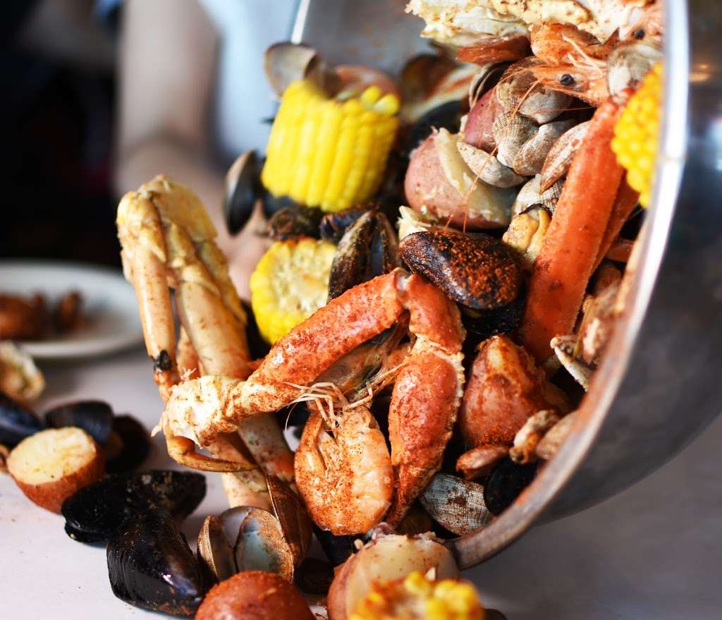 The Crab Pot Restaurant and Bar | 215 N Marina Dr, Long Beach, CA 90803, USA | Phone: (562) 430-0272