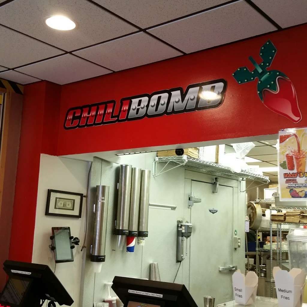 ChiliBomb Burgers & Macs | 2445 Black Rock Turnpike, Fairfield, CT 06825, USA | Phone: (203) 372-2662