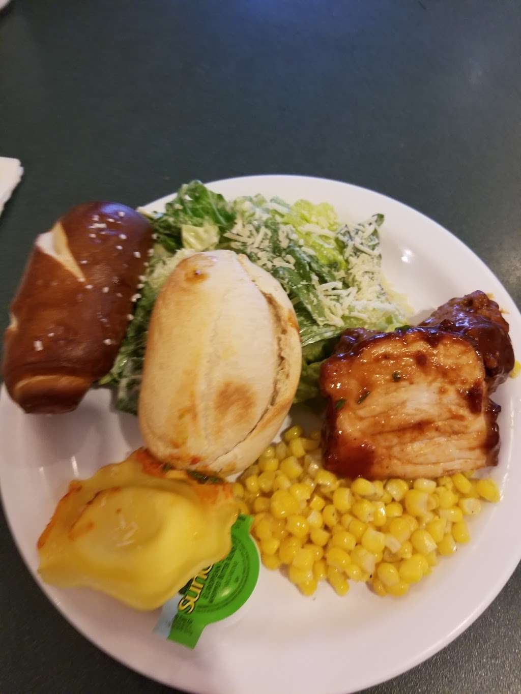 Hollywood & Vine | 351 S Studio Dr, Orlando, FL 32830, USA | Phone: (407) 939-3463 Hollywood & Vine | 351 S Studio Dr, Orlando, FL 32830, USA | Phone: (407) 939-3463