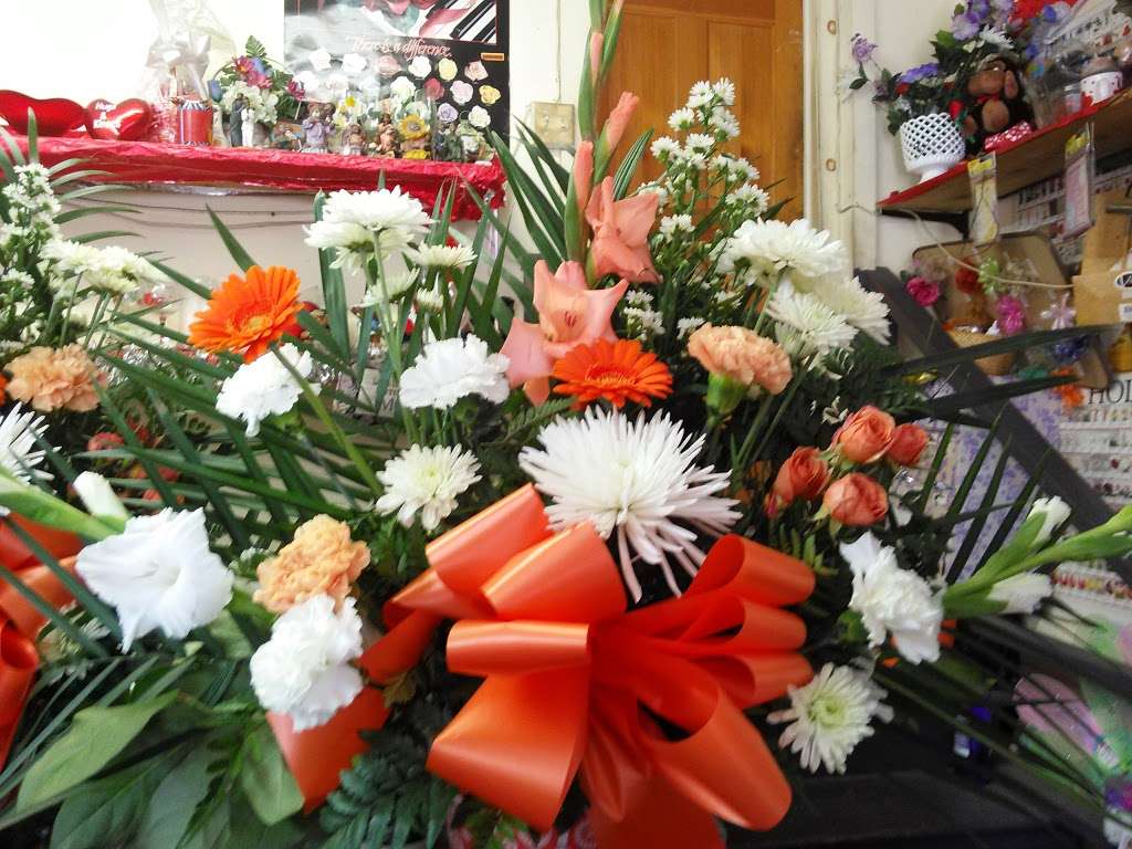 Maxines Flowers | 361 S Clinton St, East Orange, NJ 07018, USA | Phone: (973) 672-3055