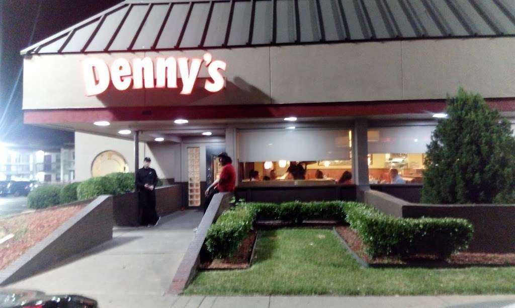 Dennys | 13689 N Central Expy, Dallas, TX 75243, USA | Phone: (972) 783-1205