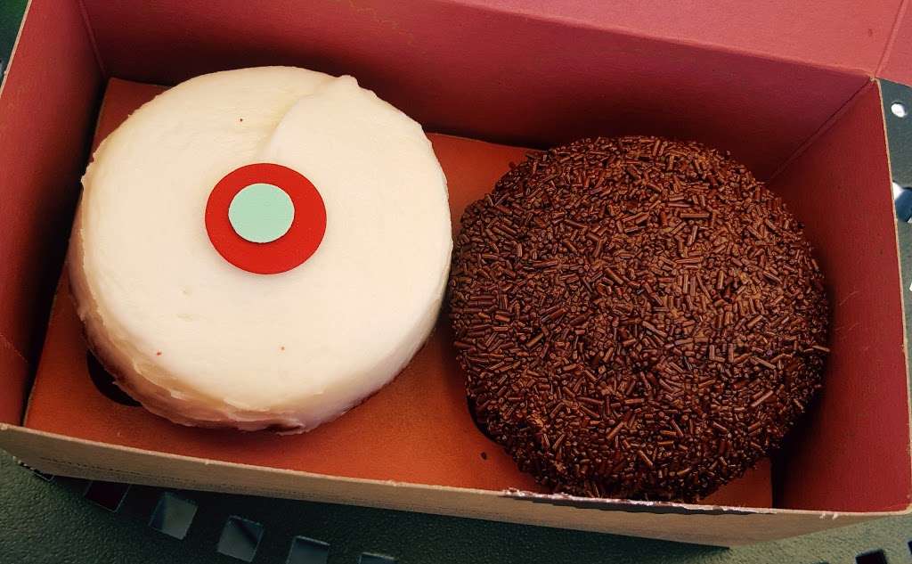 Sprinkles Cupcakes and Ice Cream | 180 Promenade Way Suite G, Westlake Village, CA 91362, USA | Phone: (805) 370-5306