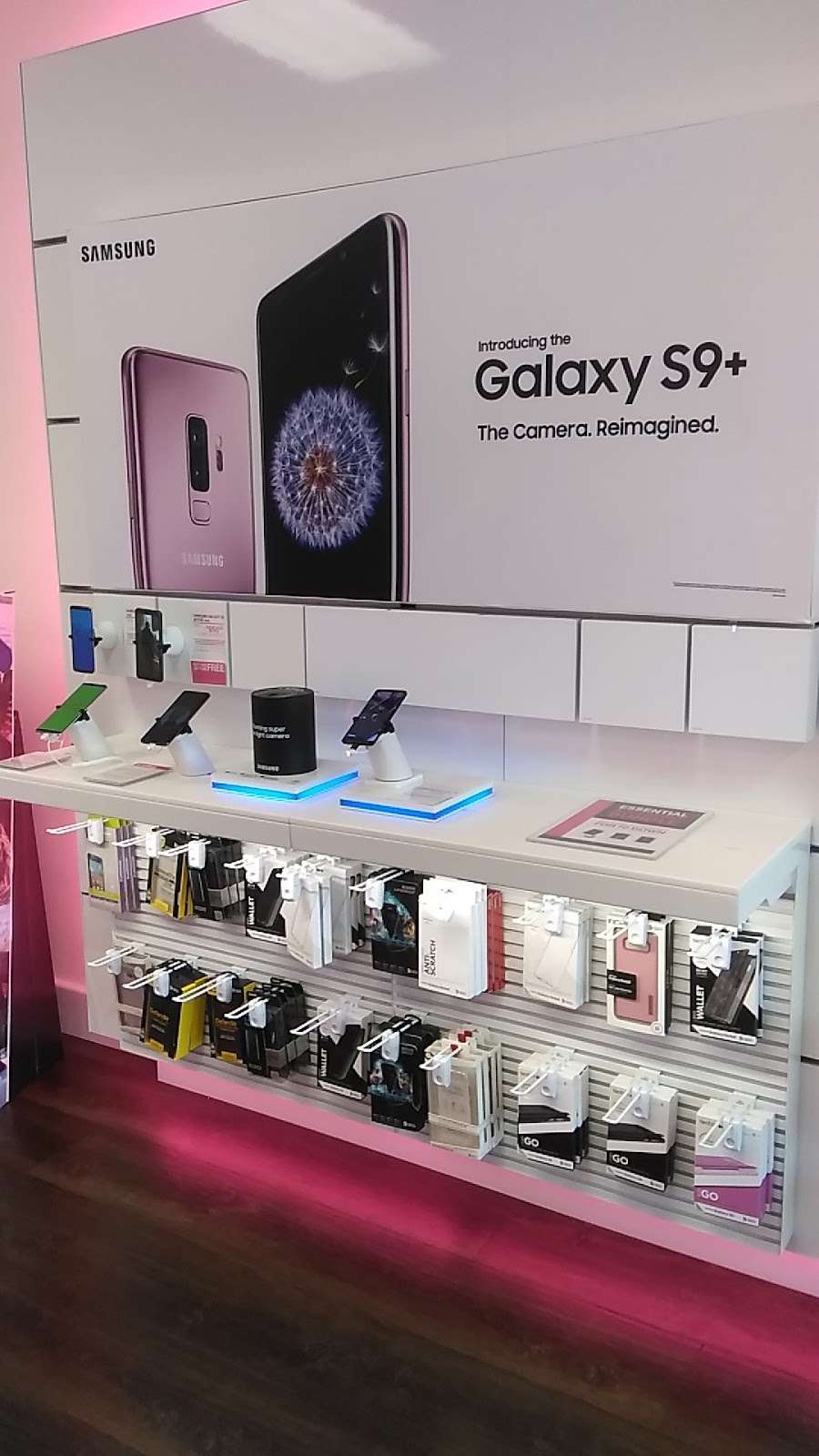 T-Mobile | 1651 E 37th Ave, Hobart, IN 46342 | Phone: (219) 940-1145