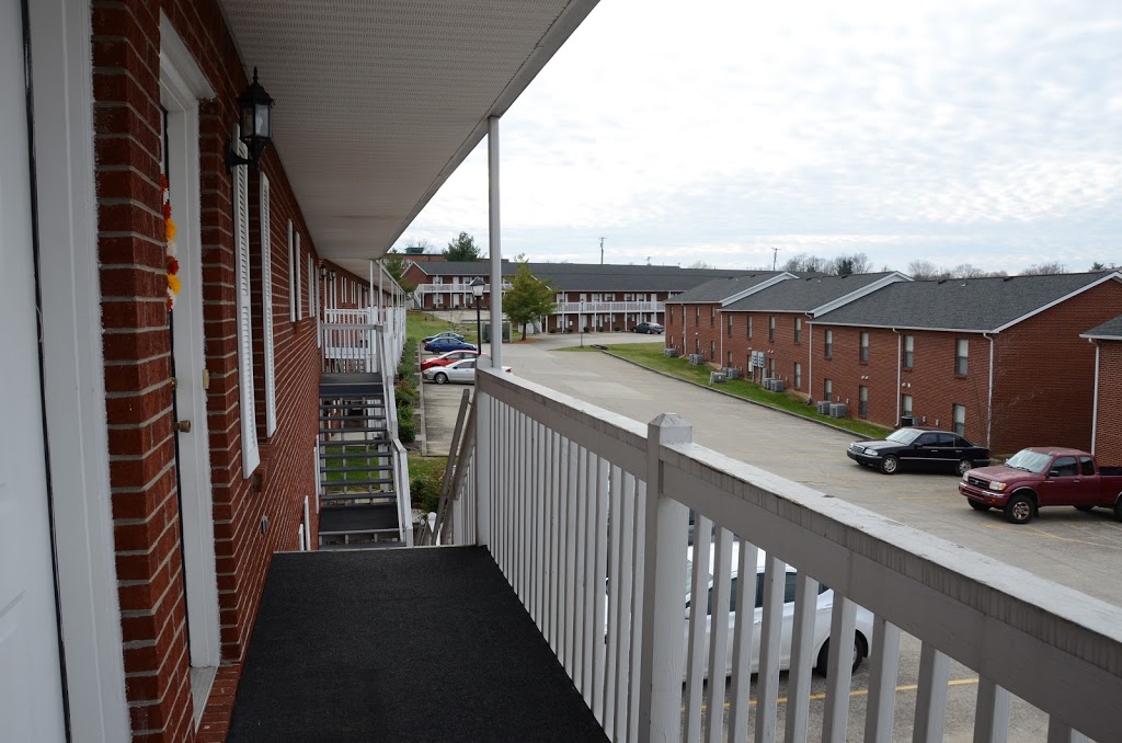 Shawnee Trail Apartments | 200 Mt Rushmore Dr, Richmond, KY 40475, USA | Phone: (859) 623-4061