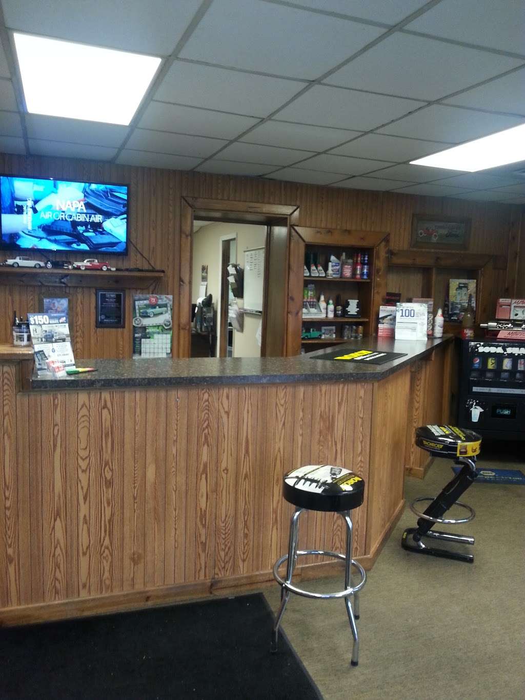 Bobs Car Care | 215 N Main St, Martinsville, IN 46151, USA | Phone: (765) 342-6385