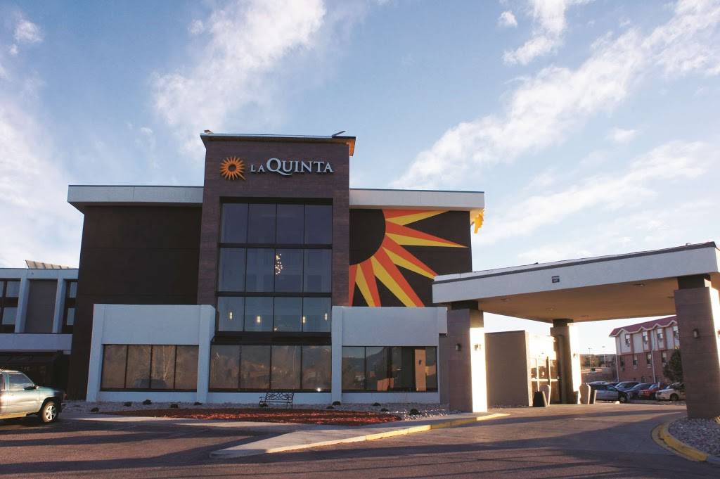 La Quinta Inn & Suites by Wyndham Colorado Springs North | 8155 N Academy Blvd, Colorado Springs, CO 80920, USA | Phone: (719) 266-4300