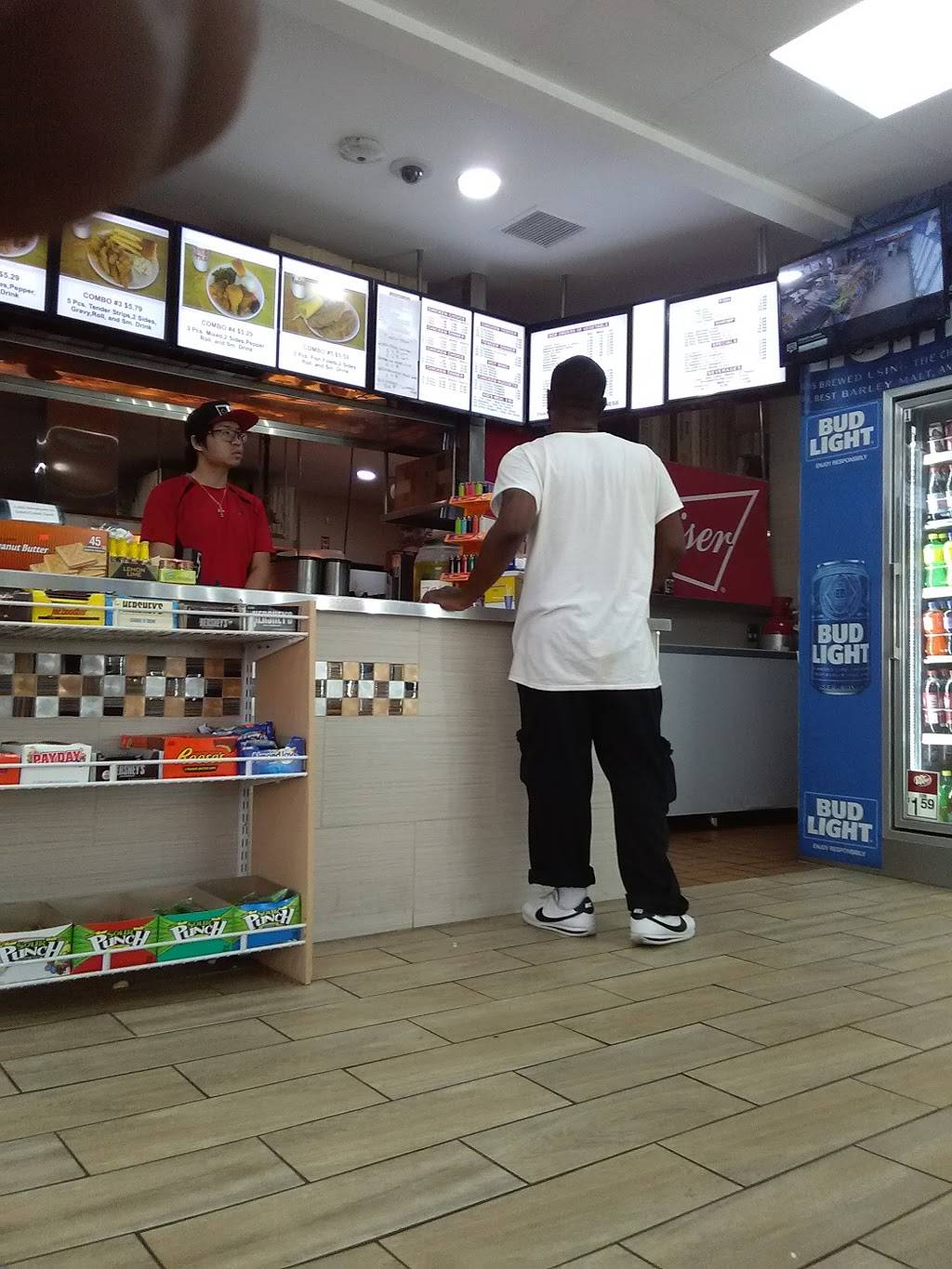 Lisas Chicken | 1401 E Pioneer Pkwy, Arlington, TX 76010, USA | Phone: (817) 860-0012