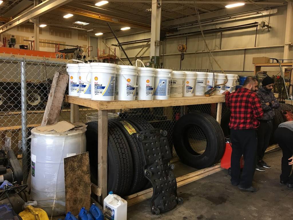 Quick Lube, Wash & Truck Trailer Repair | 4145 Seventh Concession Rd, Windsor, ON N9A 6J3, Canada | Phone: (226) 620-0077