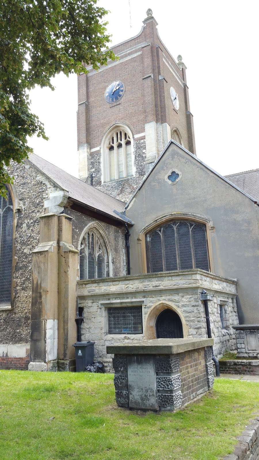All Saints Church, Kingston upon Thames | 14-16 Market Place, Kingston upon Thames KT1 1JP, UK | Phone: 020 8546 5964