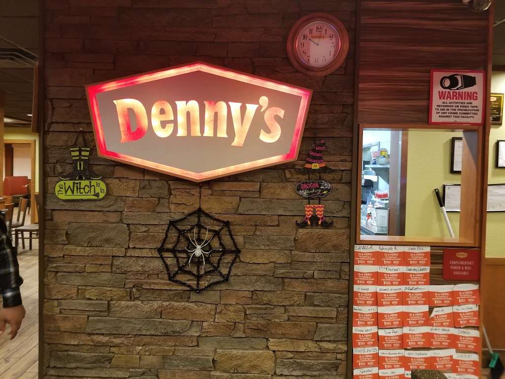 Dennys | 1286 St Georges Ave, Avenel, NJ 07001, USA | Phone: (732) 634-4160