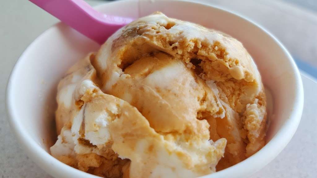 Baskin-Robbins | 12540 South St, Cerritos, CA 90703, USA | Phone: (562) 924-0656