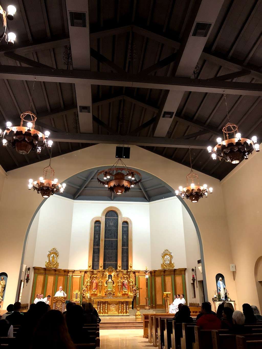 Sacred Heart Catholic Church | 2889 Lincoln Ave, Altadena, CA 91001, USA | Phone: (626) 794-2046