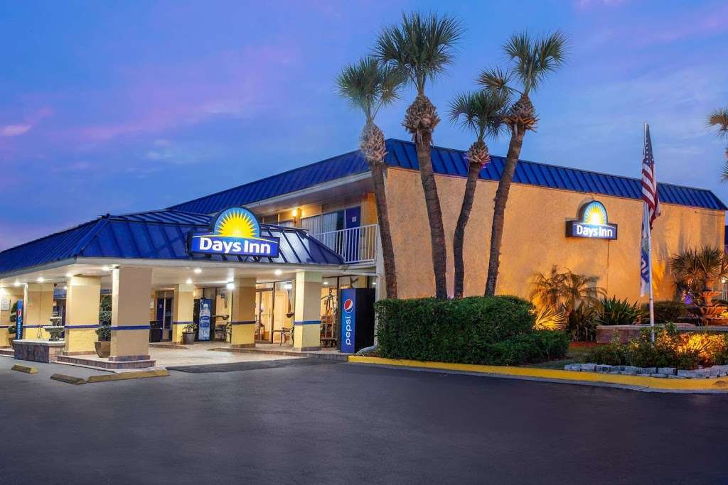 Days Inn by Wyndham Orlando Downtown | 3300 S Orange Blossom Trail, Orlando, FL 32839 | Phone: (407) 422-4521