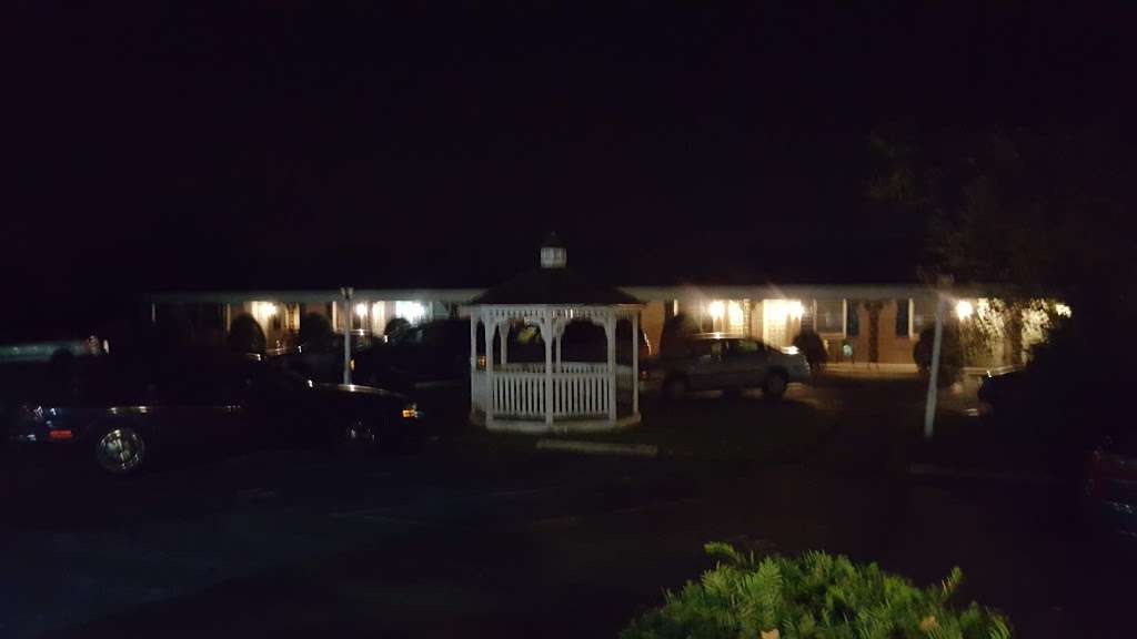 Sunset Valley Motel | 2288 New Holland Pike, Lancaster, PA 17601, USA | Phone: (717) 656-2091