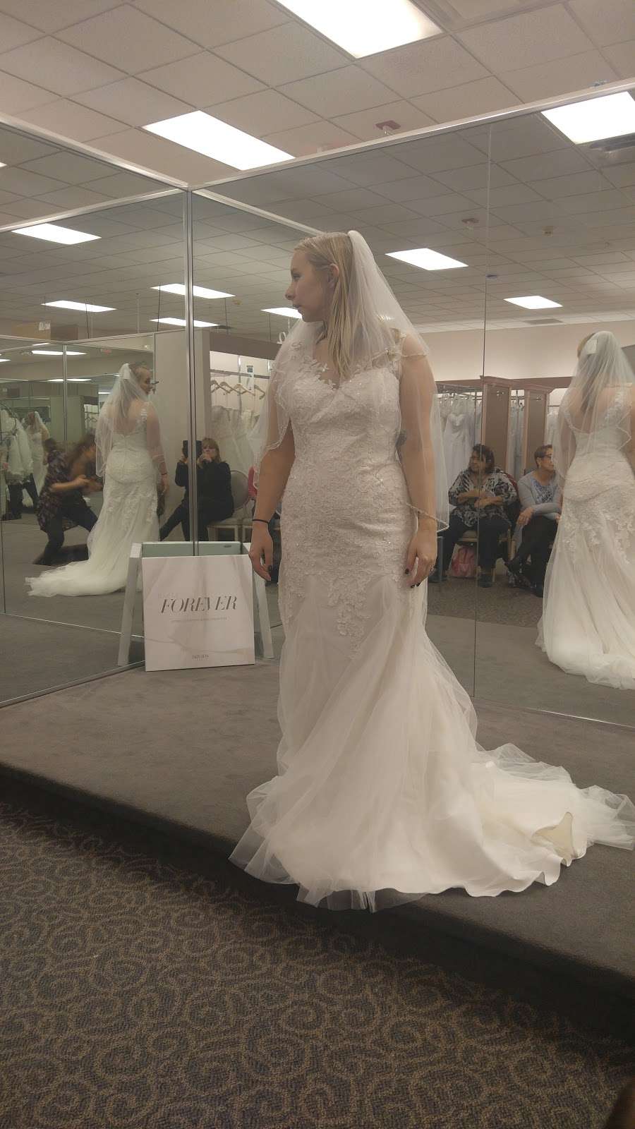 Davids Bridal | 539 Route 38 West, Maple Shade Township, NJ 08052, USA | Phone: (856) 727-5221