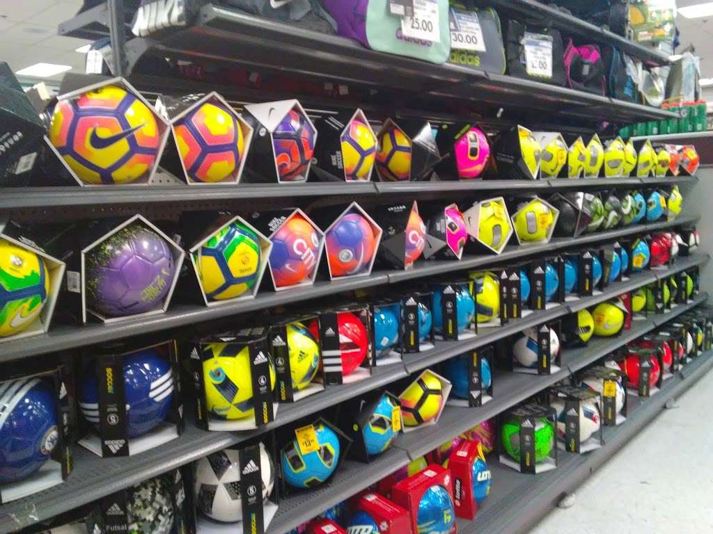 Big 5 Sporting Goods - San Bernardino (Highland) | 2150 E Highland Ave, San Bernardino, CA 92404, USA | Phone: (909) 862-1940