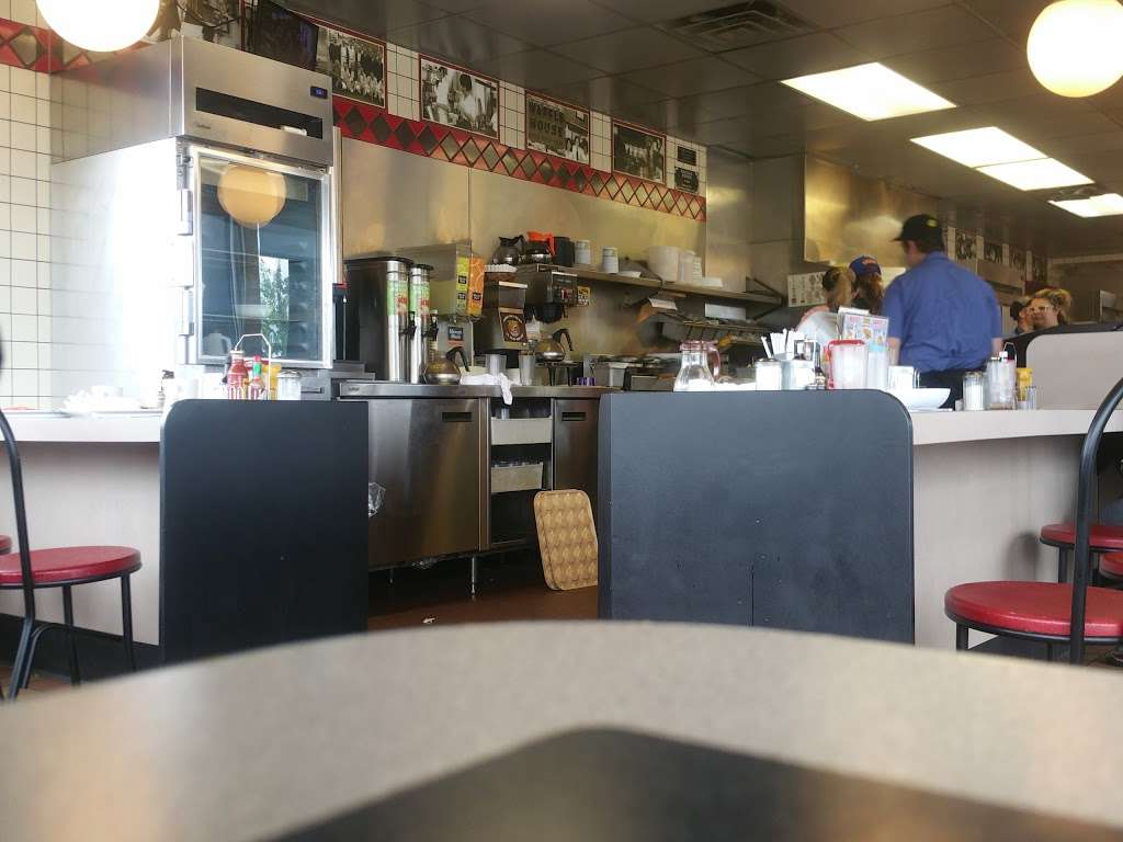 Waffle House | 5018 Cambridge Way, Plainfield, IN 46168 | Phone: (317) 838-8202