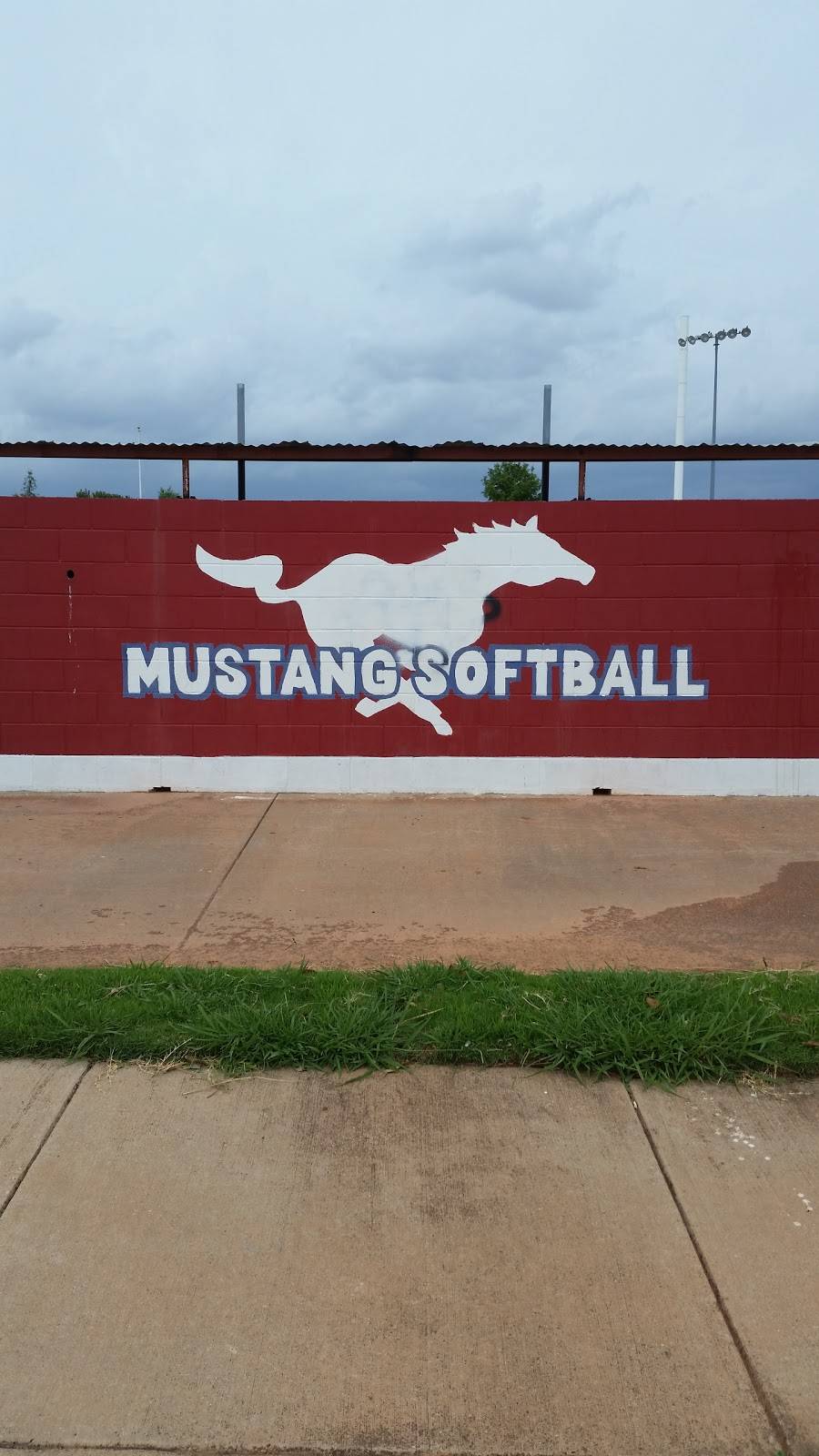 J. J. Pearce High School Softball Field | 1600 N Coit Rd, Richardson, TX 75080, USA | Phone: (469) 593-5000