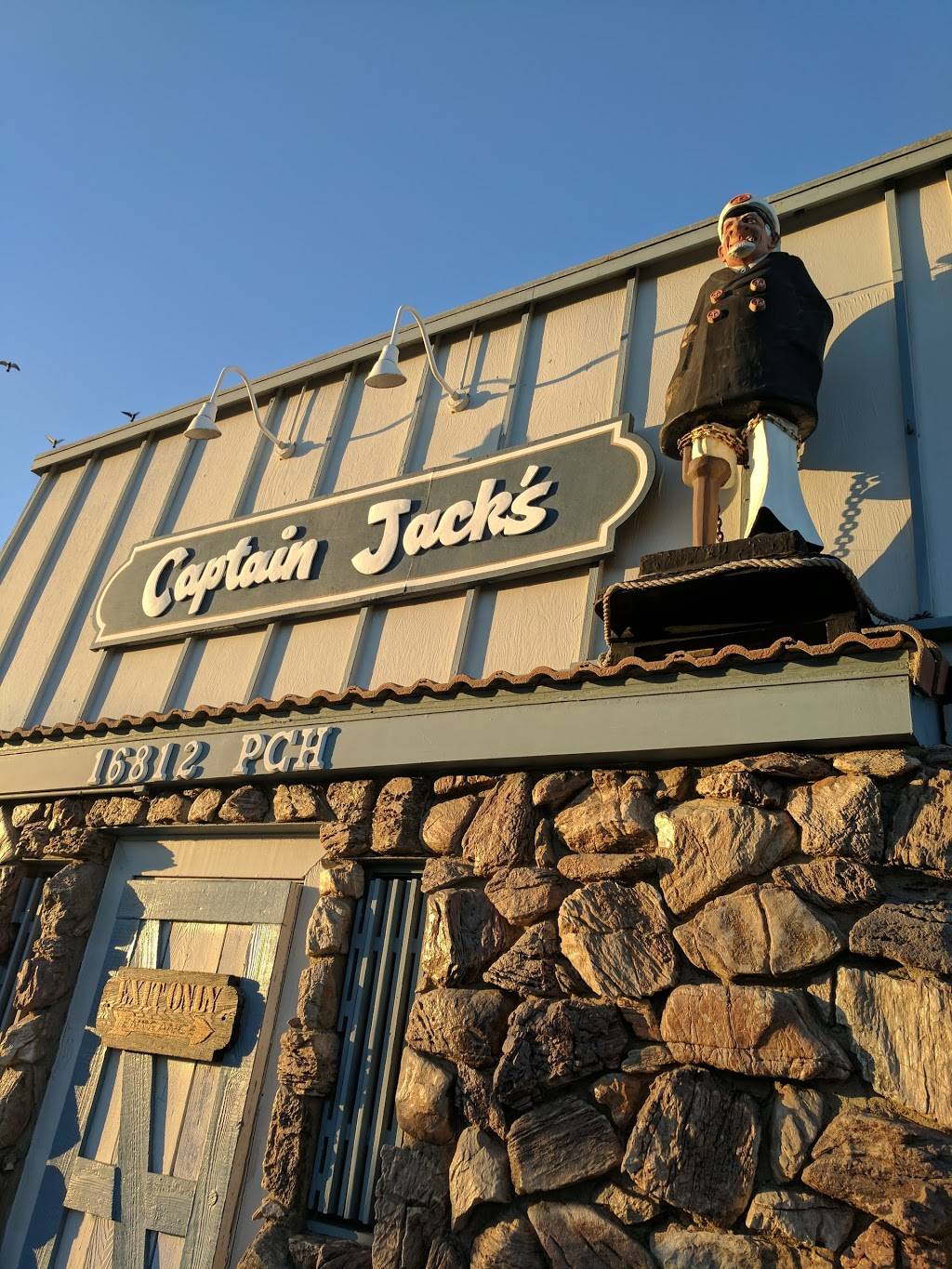 Captain Jacks | 16812 CA-1, Sunset Beach, CA 90742, USA | Phone: (562) 592-2514