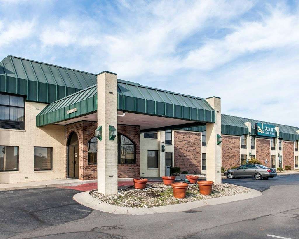 Quality Inn & Suites | 111 Lee Blvd, Shelbyville, IN 46176, USA | Phone: (317) 392-2299