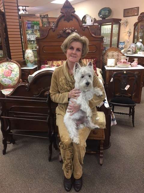 Crossroads Antiques | 1122 W Dallas St, Conroe, TX 77301, USA | Phone: (936) 539-5113