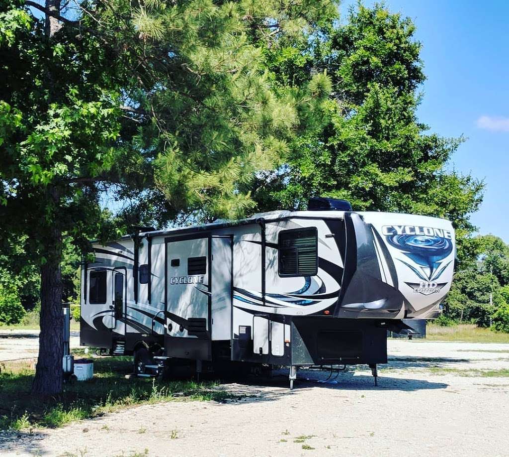 Peaceful Pines RV Park | 16981 Old Houston Rd, Conroe, TX 77302, USA | Phone: (281) 635-5762