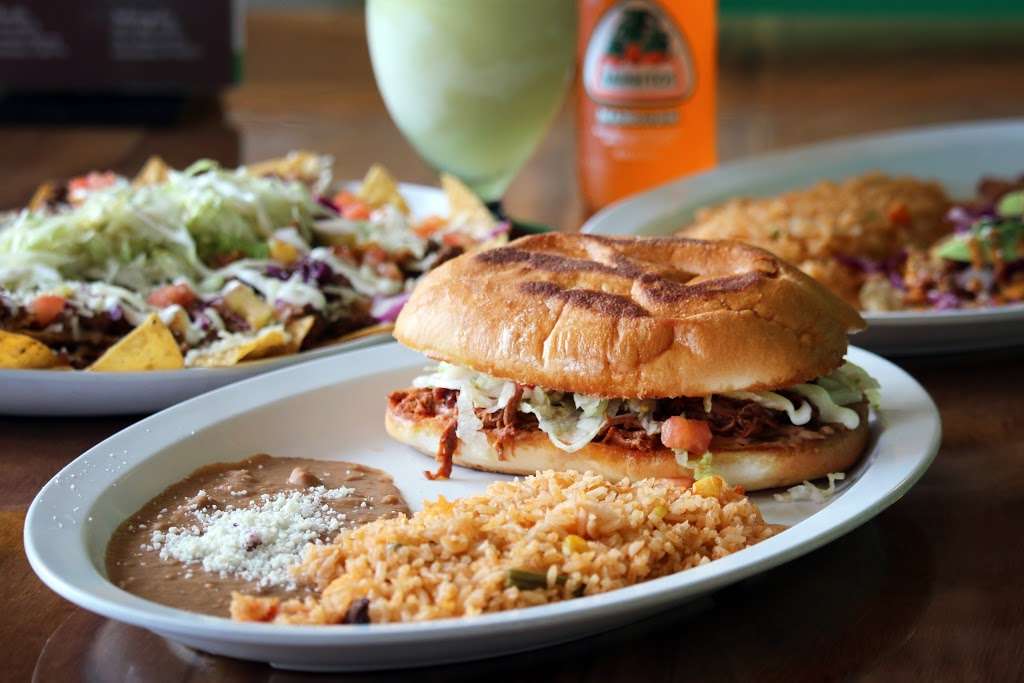 Salsa Verde | 2970 US-34, Oswego, IL 60543, USA | Phone: (630) 551-0200