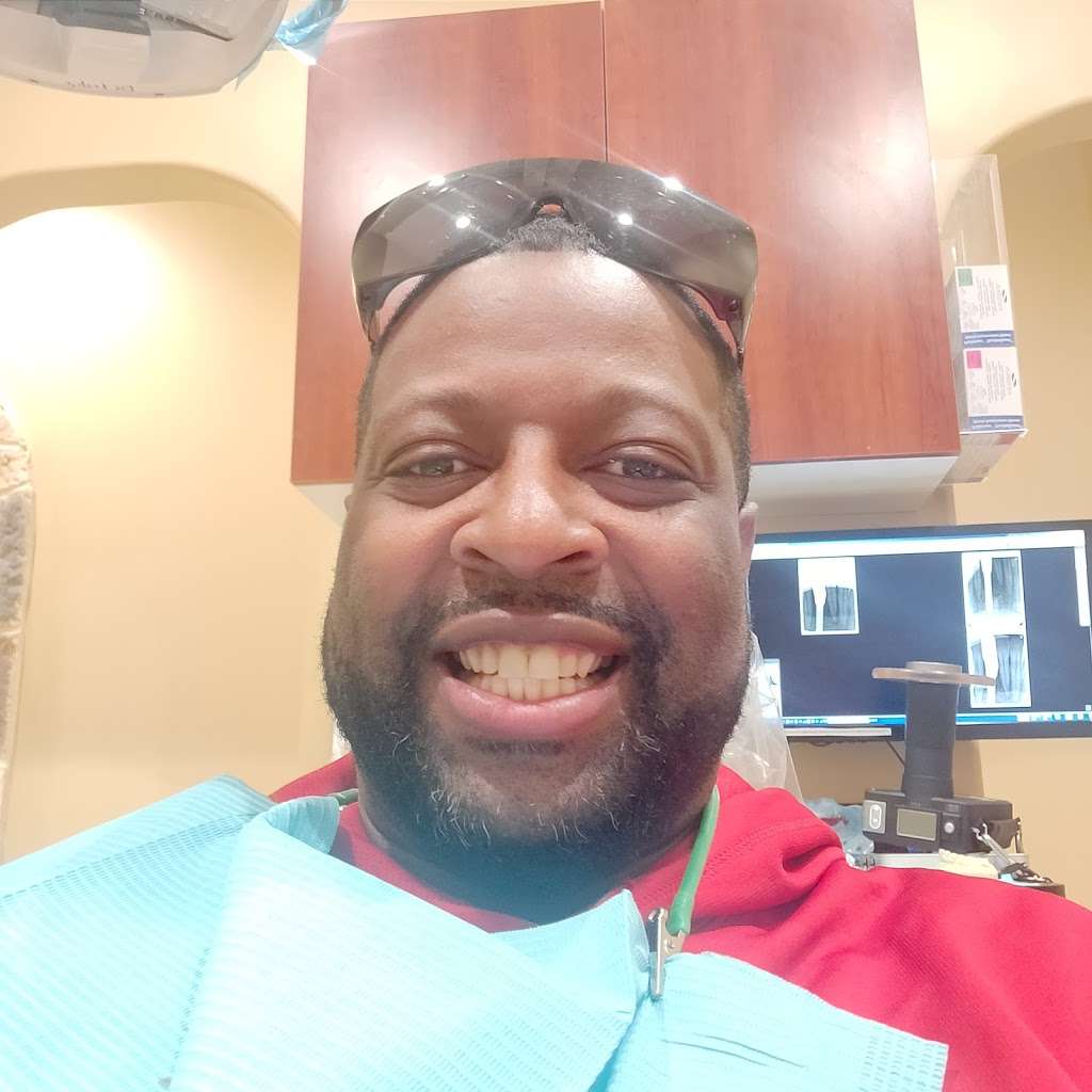 Dr. Emeka Abazie, DDS | 1001 N Beckley Ave #340, DeSoto, TX 75115, USA | Phone: (972) 224-5397