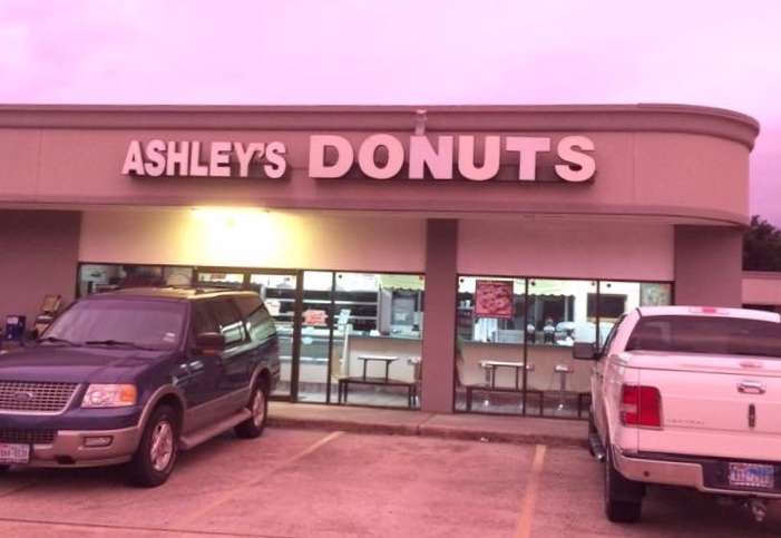 Ashleys Donuts Houston | 2160 Bay Area Blvd, Houston, TX 77058, USA | Phone: (281) 486-5644