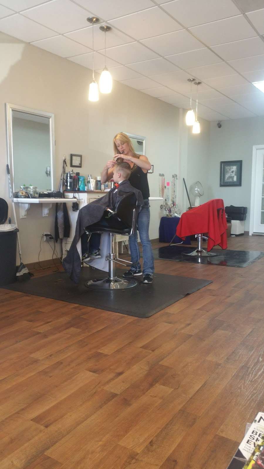 The Wright Cut | 22760 Cypresswood Dr, Spring, TX 77373, USA | Phone: (281) 821-9911