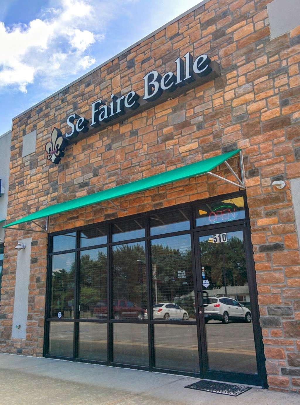 Se Faire Belle Salon | 510 NE 107th St, Kansas City, MO 64155, USA | Phone: (816) 436-5400