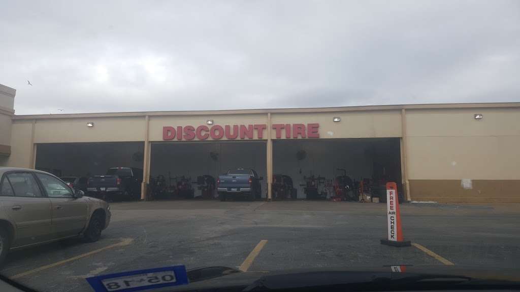 Discount Tire | 1700 Decker Dr, Baytown, TX 77520, USA | Phone: (281) 427-6775