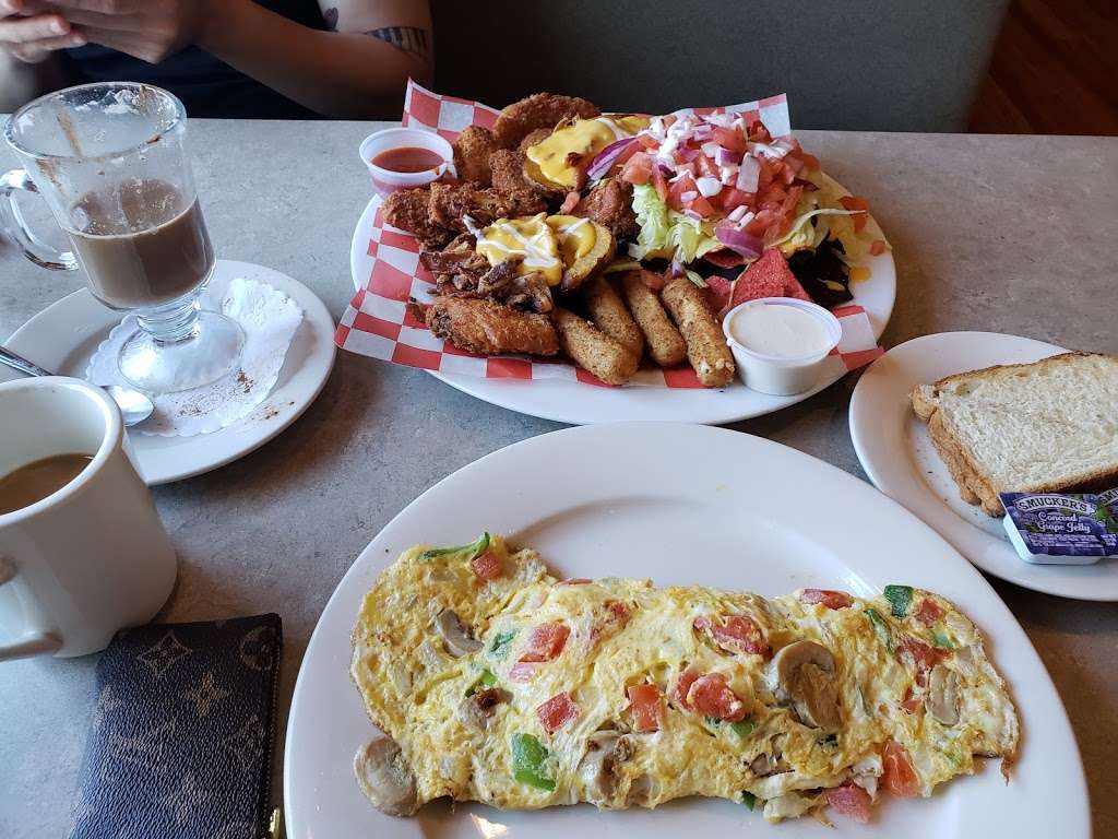 Tropicana Diner and Bakery | 545 Morris Ave, Elizabeth, NJ 07208, USA | Phone: (908) 351-7775