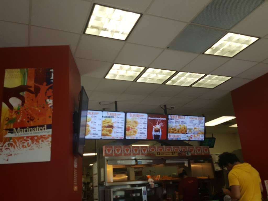 Popeyes Louisiana Kitchen | 300 Washington Ave, Carlstadt, NJ 07072, USA | Phone: (201) 933-0330