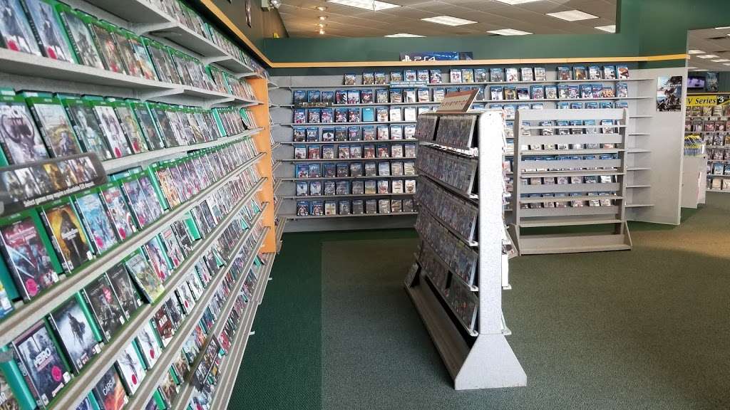 Family Video | 915 W Reynolds St, Pontiac, IL 61764 | Phone: (815) 844-4540