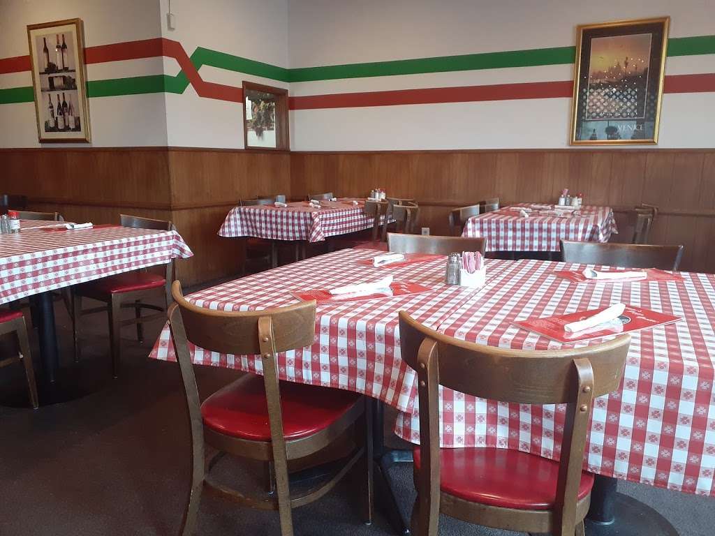 Filippis Pizza Grotto Poway | 13000 Oak Knoll Dr, Poway, CA 92064 | Phone: (858) 748-1800