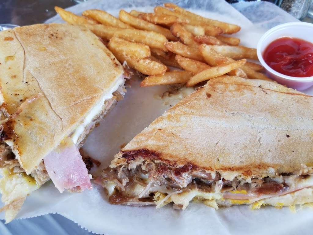 Copacabana Cuban Cafe | 320 Dora Drawdy Way, Mt Dora, FL 32757, USA | Phone: (352) 385-9000