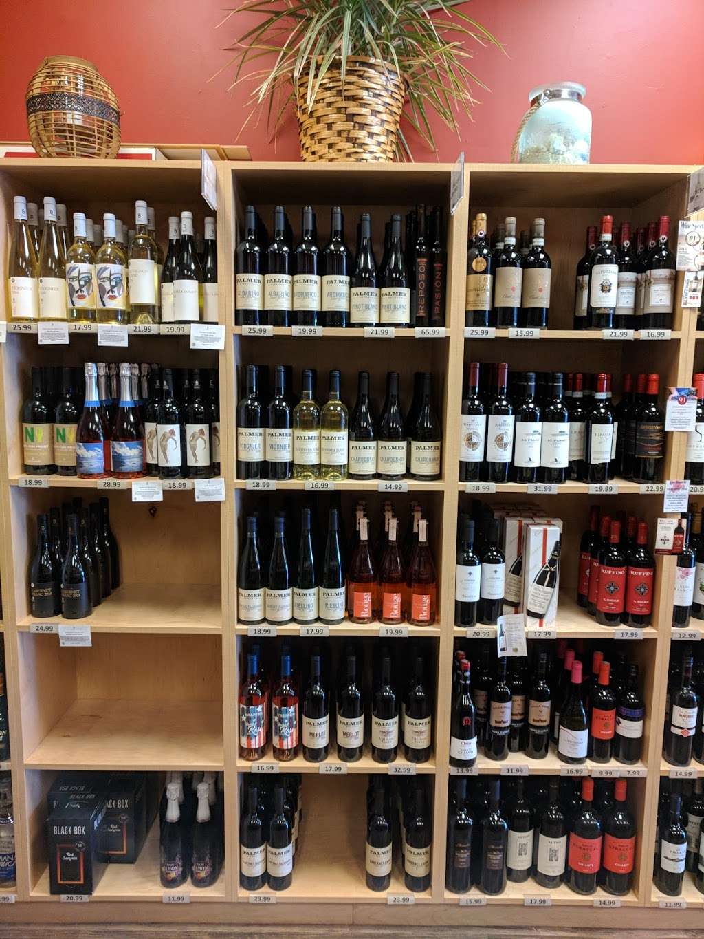 Red Gamay Wines & Liquors | 45 Merrick Rd, Amityville, NY 11701, USA | Phone: (631) 691-2888