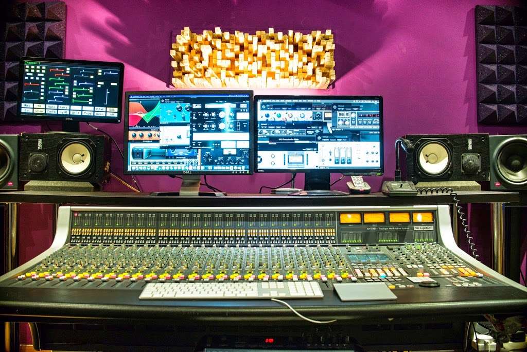 Hilltop Recording Studios | Well Hill, Orpington BR6 7PR, UK | Phone: 07758 531555