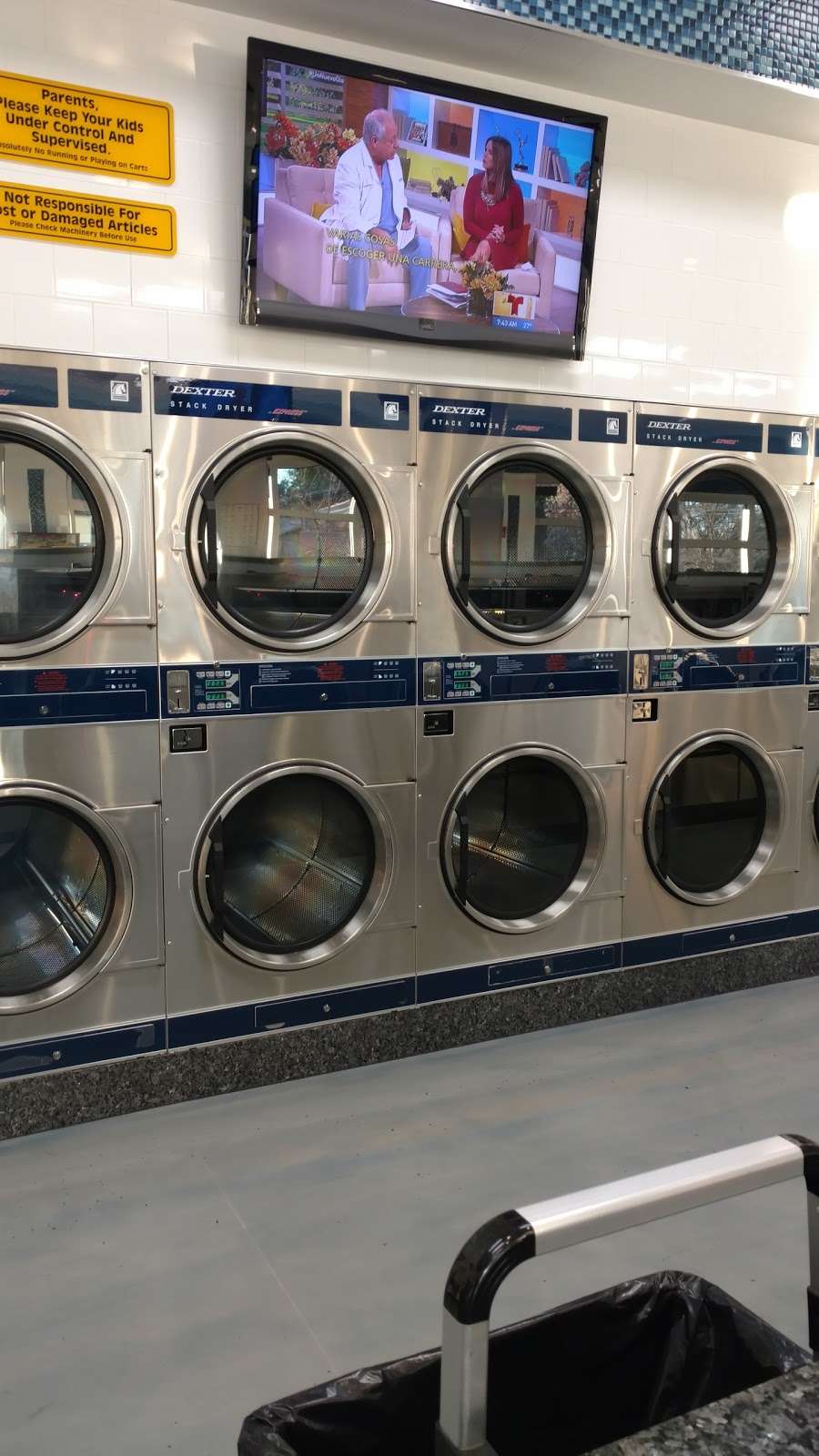 24 Hour Laundry Depot | 1030 N Cedar Lake Rd, Round Lake Beach, IL 60073 | Phone: (847) 201-7416